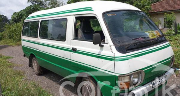 TOYOTA HIACE LH40 1981