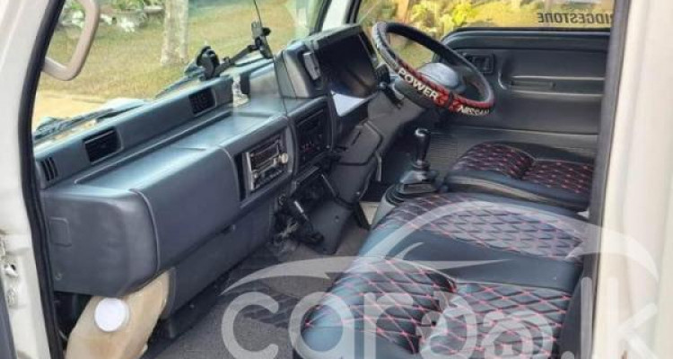 NISSAN ATLAS CREW CAB 2001