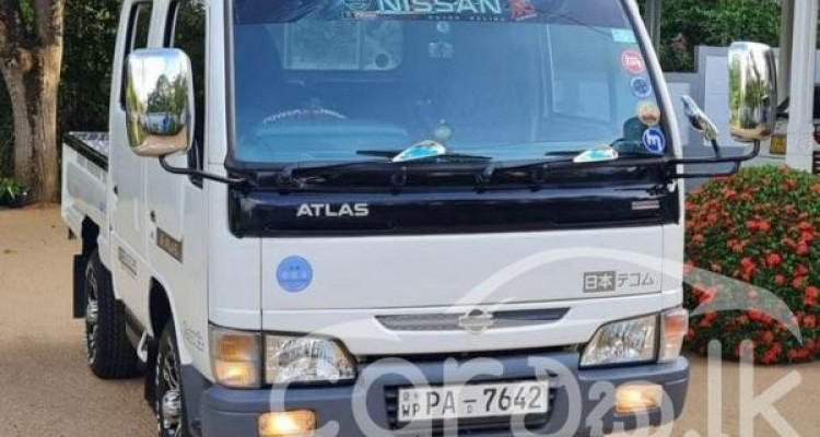 NISSAN ATLAS CREW CAB 2001