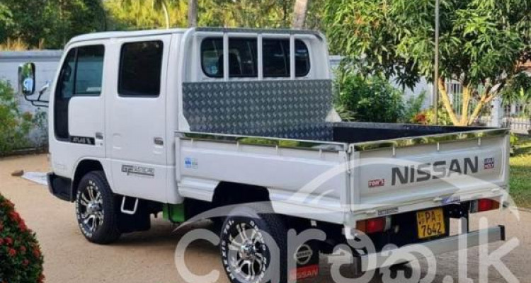 NISSAN ATLAS CREW CAB 2001