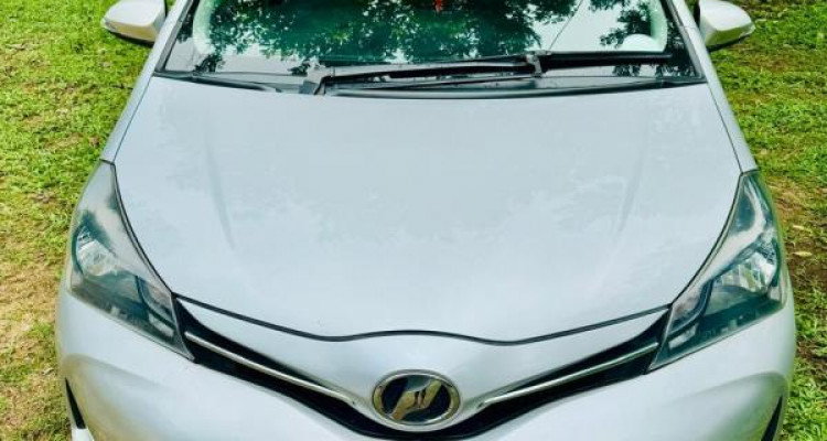TOYOTA VITZ 2016