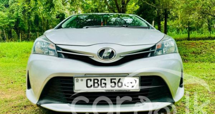 TOYOTA VITZ 2016