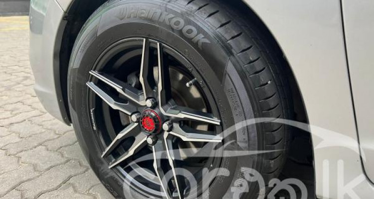 HONDA INSIGHT 2011