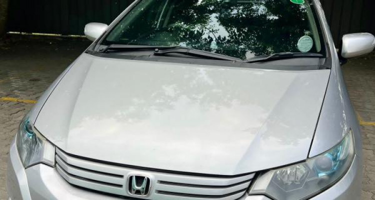 HONDA INSIGHT 2011