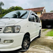 TOYOTA NOAH KR42 2001