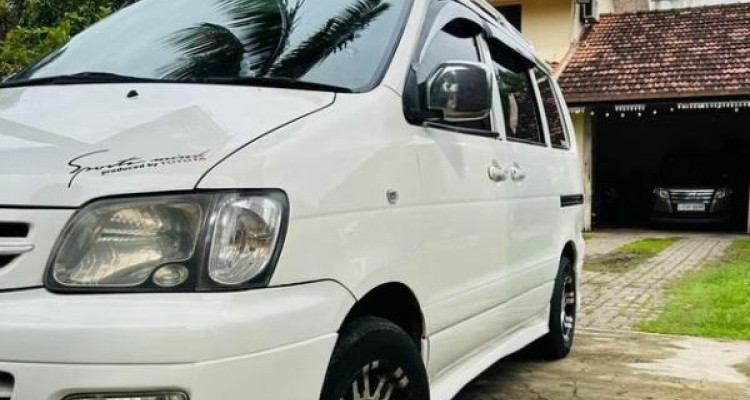 TOYOTA NOAH KR42 2001