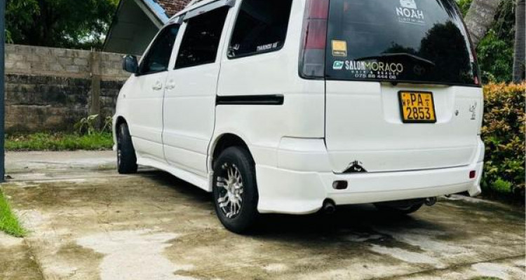 TOYOTA NOAH KR42 2001