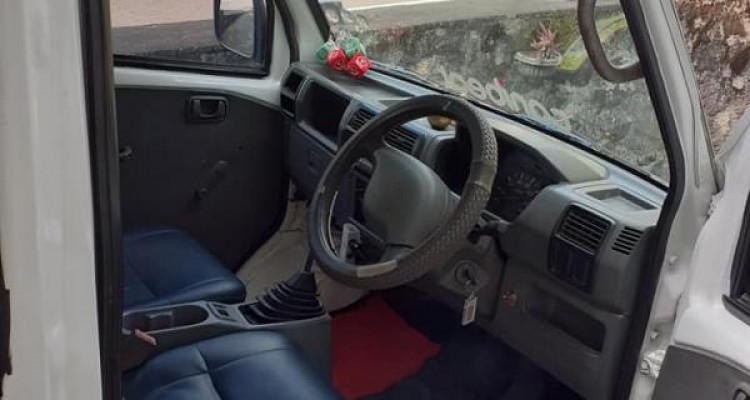 MITSUBISHI MINICAB 1999