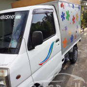 MITSUBISHI MINICAB 1999