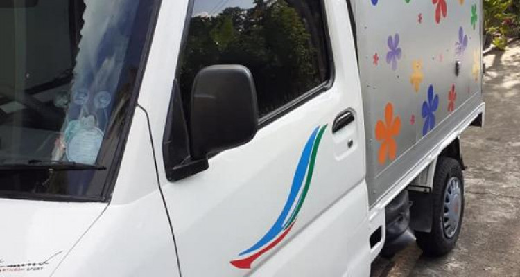 MITSUBISHI MINICAB 1999