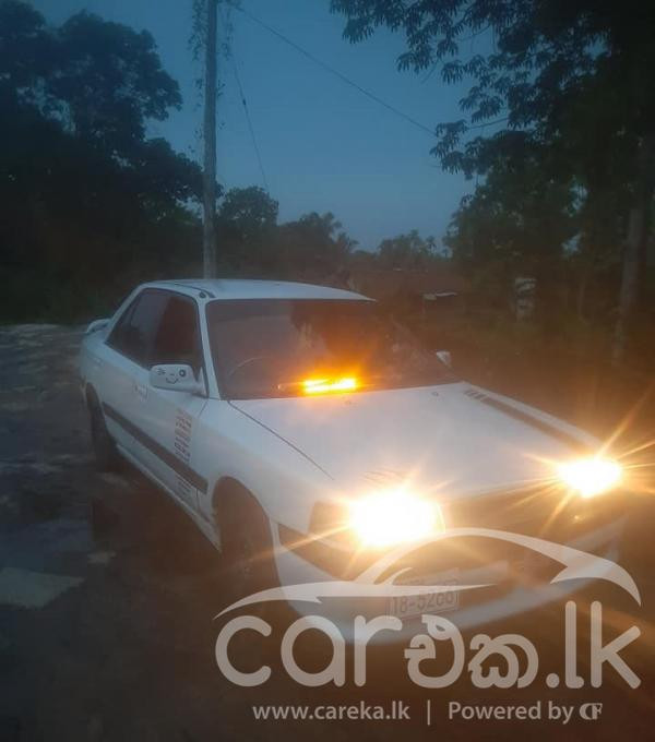 MAZDA FAMILIA 1990