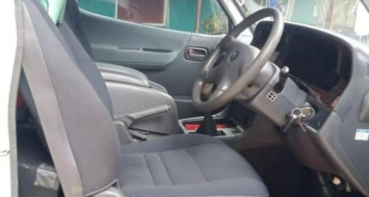 TOYOTA HIACE LH103 1998