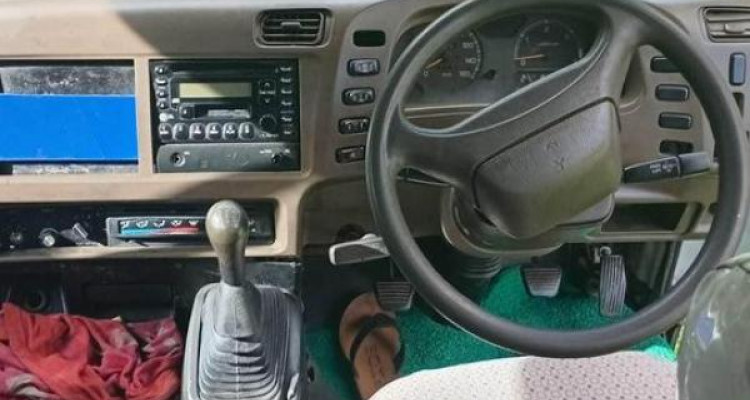 MITSUBISHI FUSO ROSA 2012