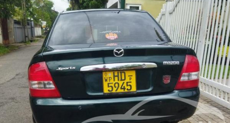 MAZDA 323 2000