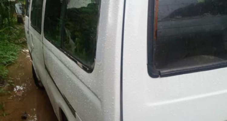NISSAN CARAVAN 1983