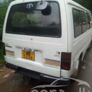 NISSAN CARAVAN 1983