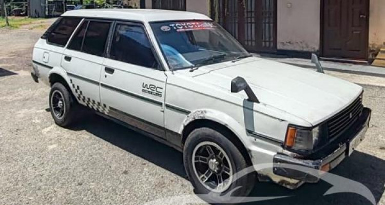 TOYOTA COROLLA DX WAGON 1986