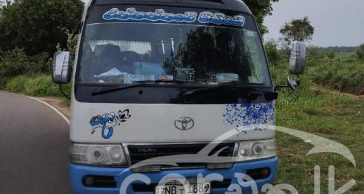 TOYOTA COASTER 2005