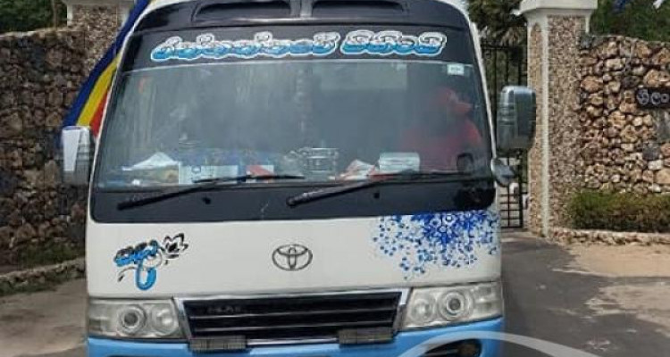 TOYOTA COASTER 2005