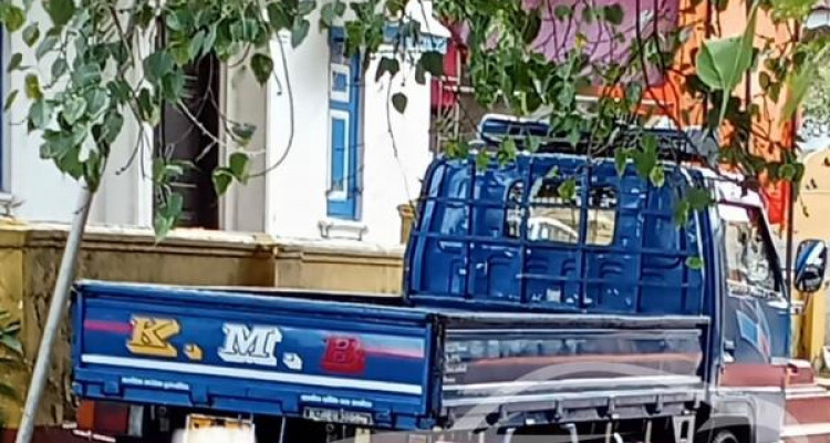 ISUZU NKR 1990