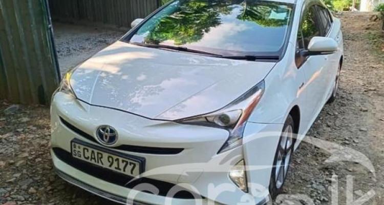 TOYOTA PRIUS 2016