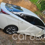 TOYOTA PRIUS 2016