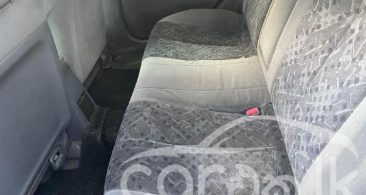 MAZDA FAMILIA 2000