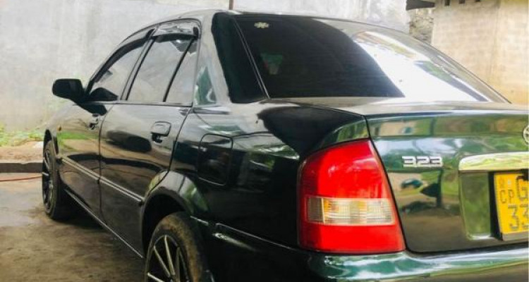 MAZDA FAMILIA 2000