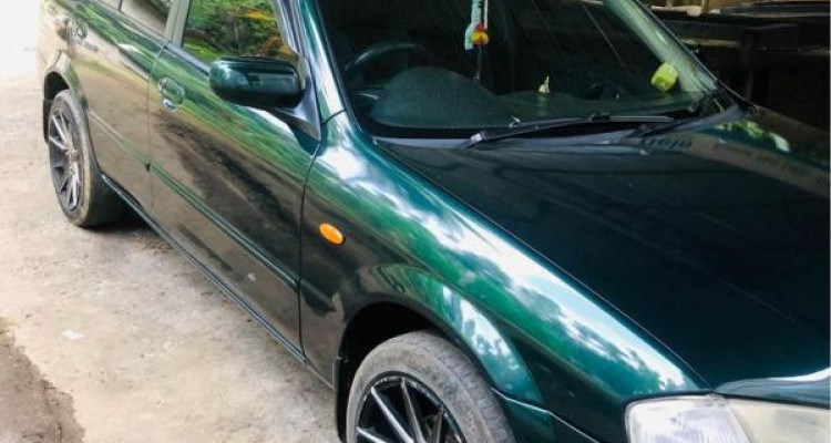 MAZDA FAMILIA 2000