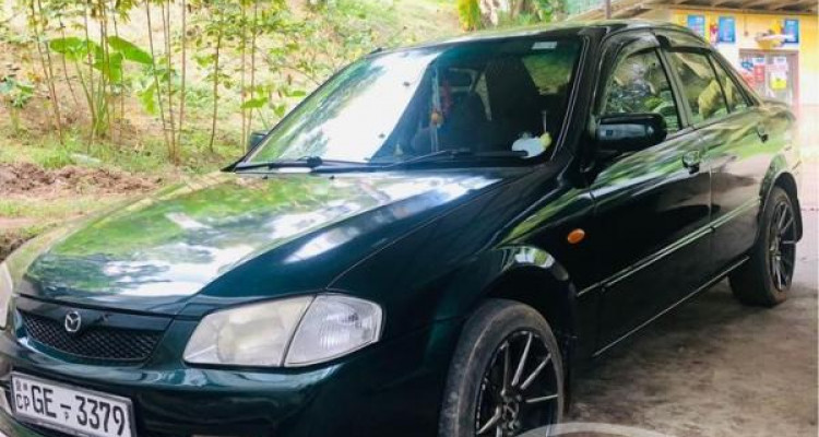 MAZDA FAMILIA 2000