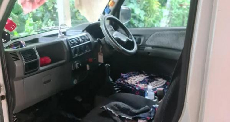 MITSUBISHI MINICAB 2000