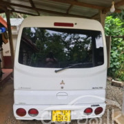 MITSUBISHI MINICAB 2000