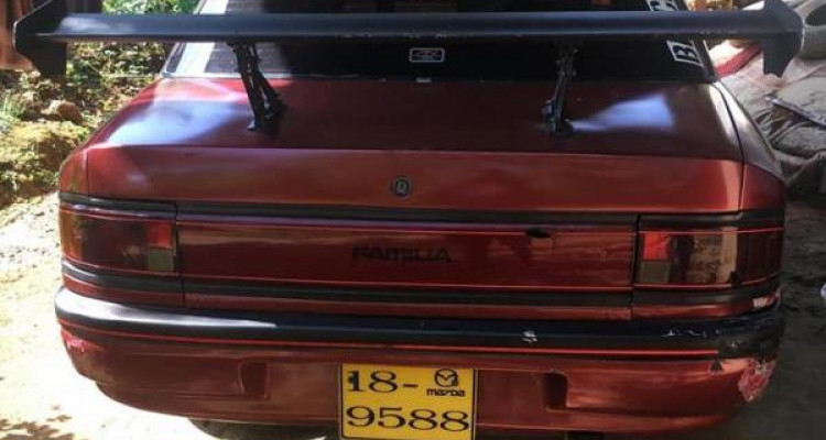 MAZDA FAMILIA 1991