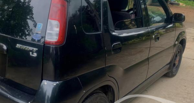 SUZUKI SWIFT 2003