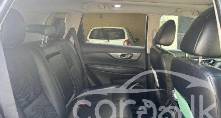 NISSAN X TRAIL 2015
