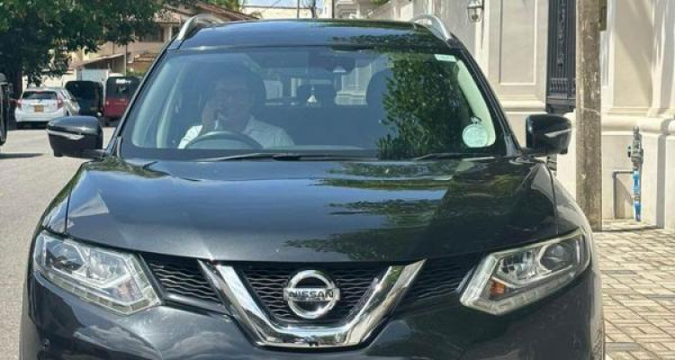NISSAN X TRAIL 2015