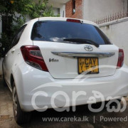 TOYOTA VITZ 2015