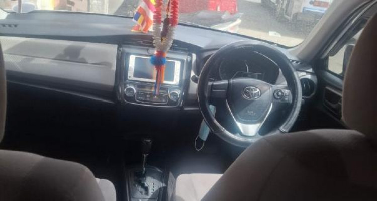 TOYOTA AXIO 2014
