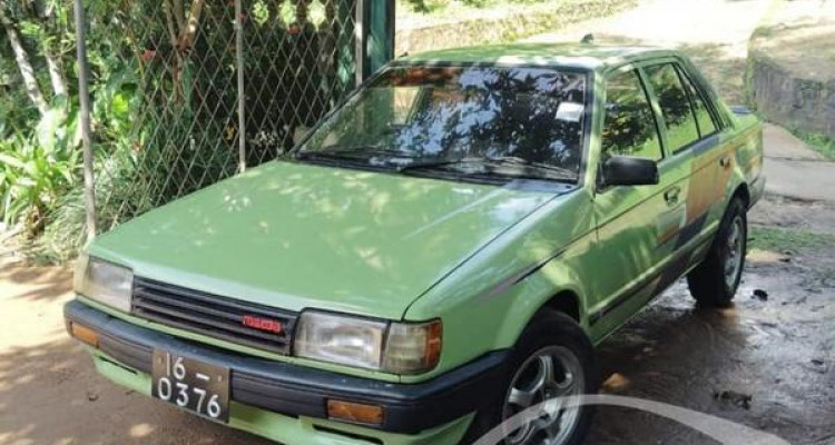 MAZDA FAMILIA 1986