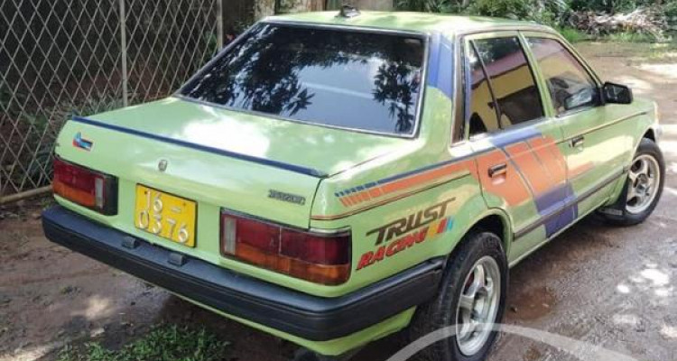 MAZDA FAMILIA 1986