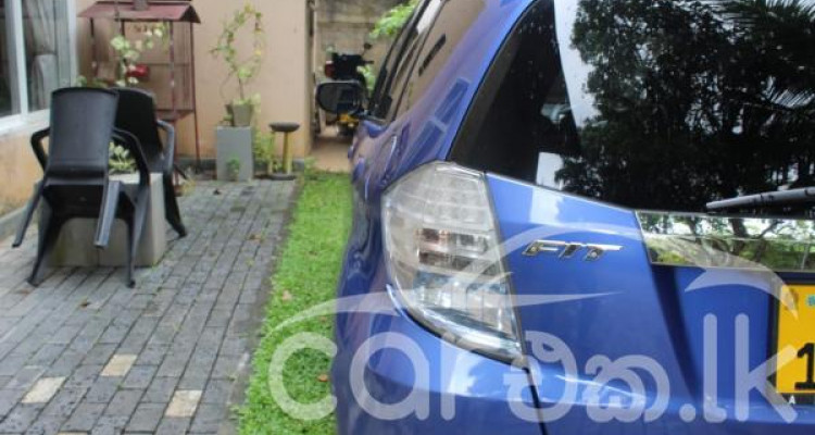 HONDA FIT 2010
