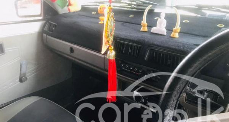 NISSAN SUNNY B11 1985