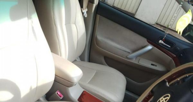 TOYOTA PREMIO 2002
