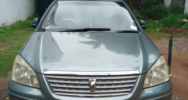 TOYOTA PREMIO 2002