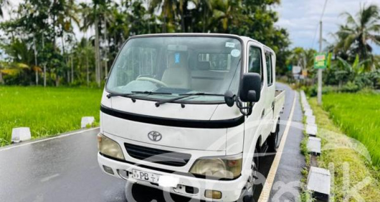 TOYOTA DYNA CREW CAB 2004