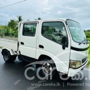 TOYOTA DYNA CREW CAB 2004