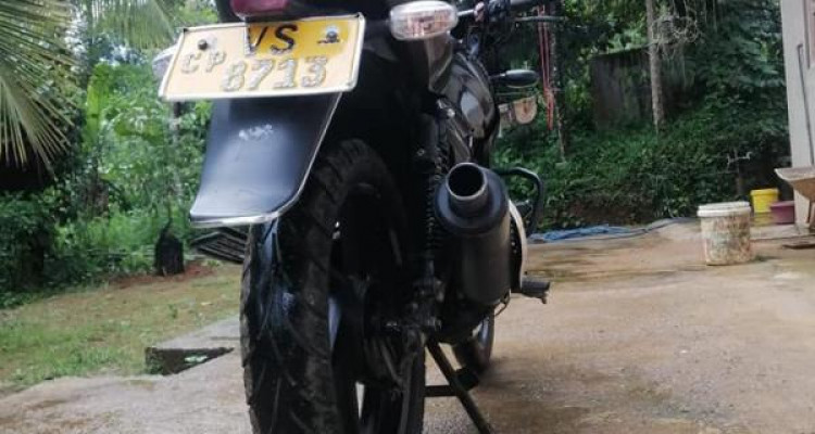 BAJAJ PULSAR 150 2010