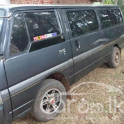 NISSAN CARAVAN 1986