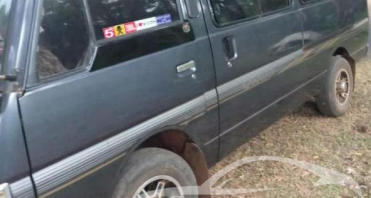 NISSAN CARAVAN 1986