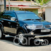 MITSUBISHI MONTERO 2012